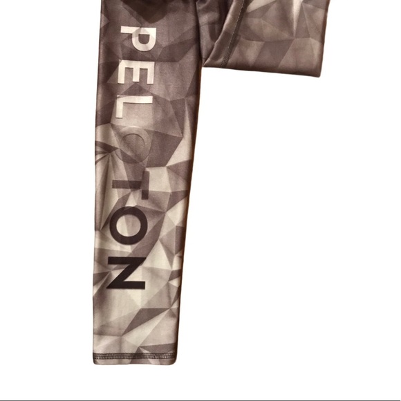 PELOTON By Terez Ombre Geo Leggings - Picture 5 of 10